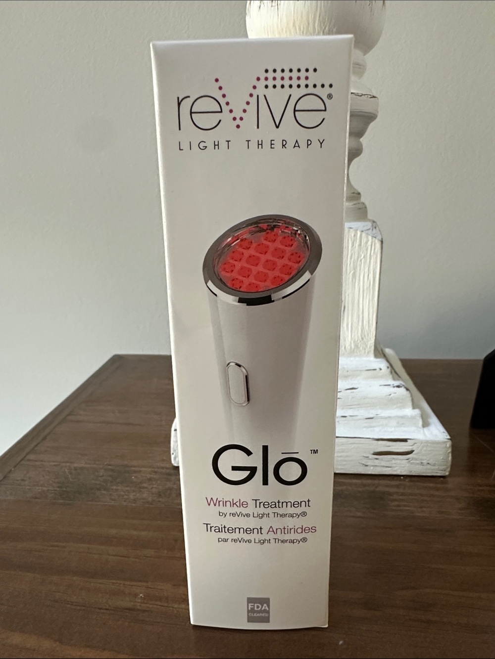 NEW Revive Light Therapy - Glo Wrinkle Treatment - White with Red Light
